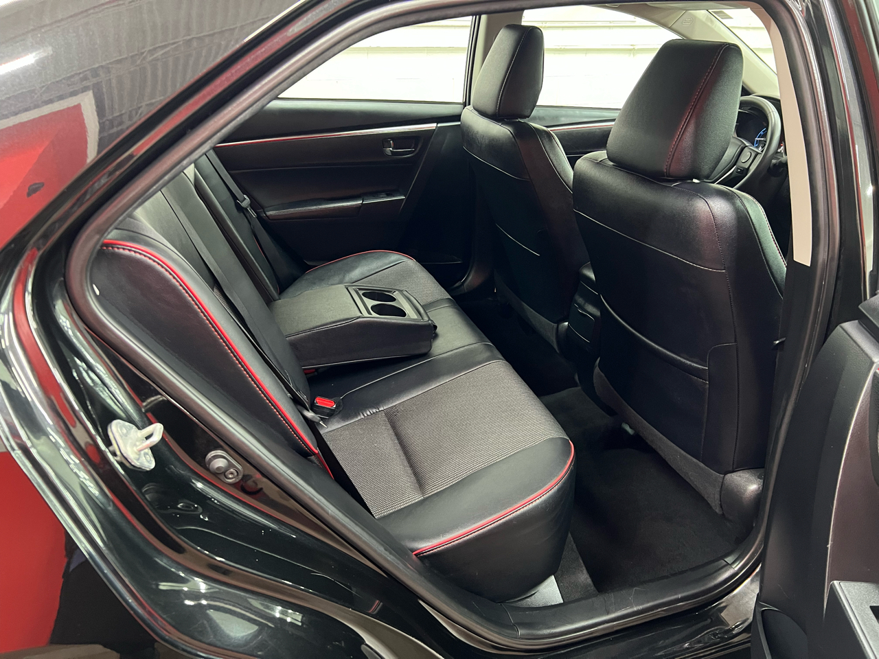 Toyota Corolla 4dr Sdn Auto S Special Edition (Natl) 2016