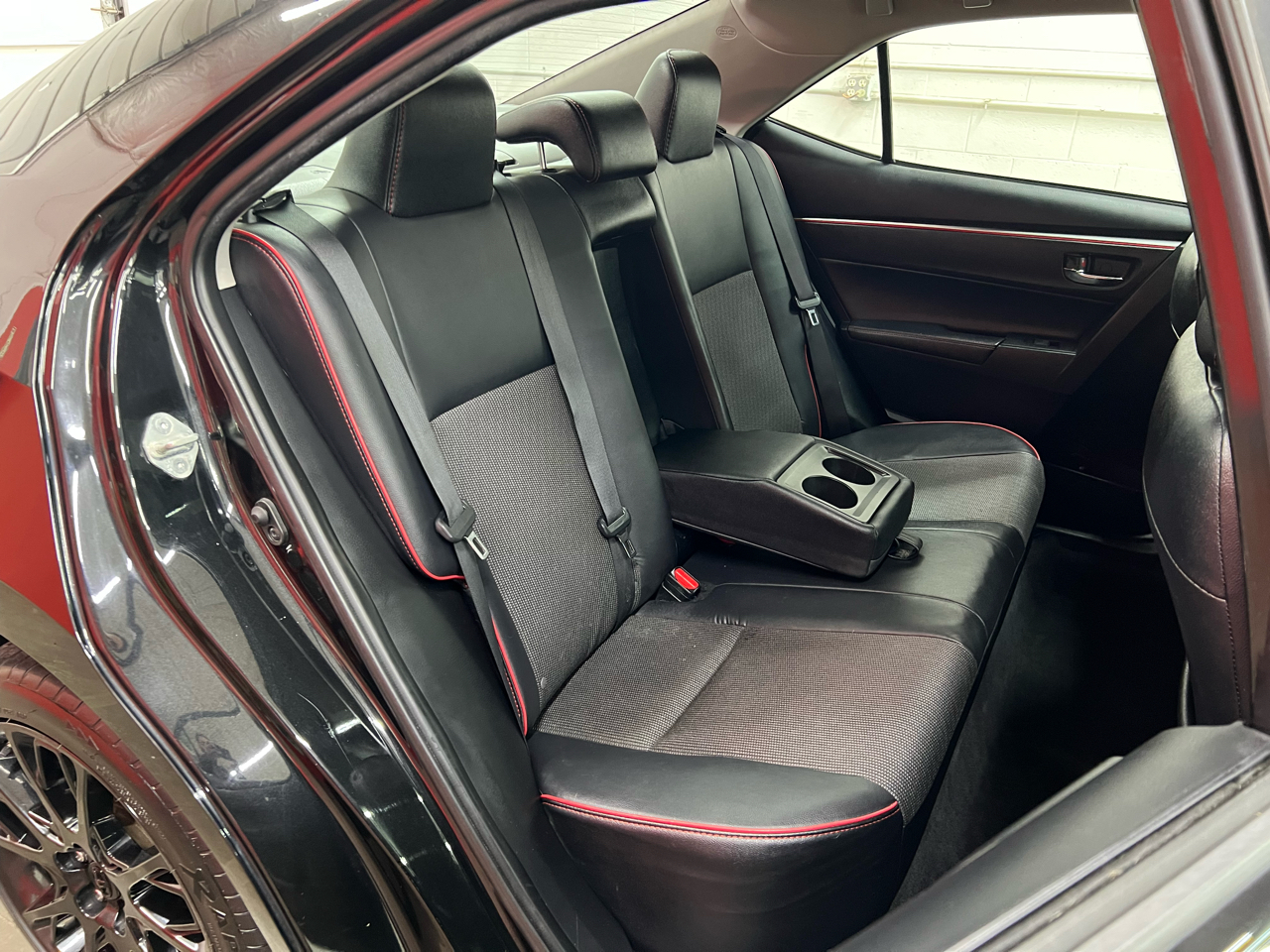 Toyota Corolla 4dr Sdn Auto S Special Edition (Natl) 2016