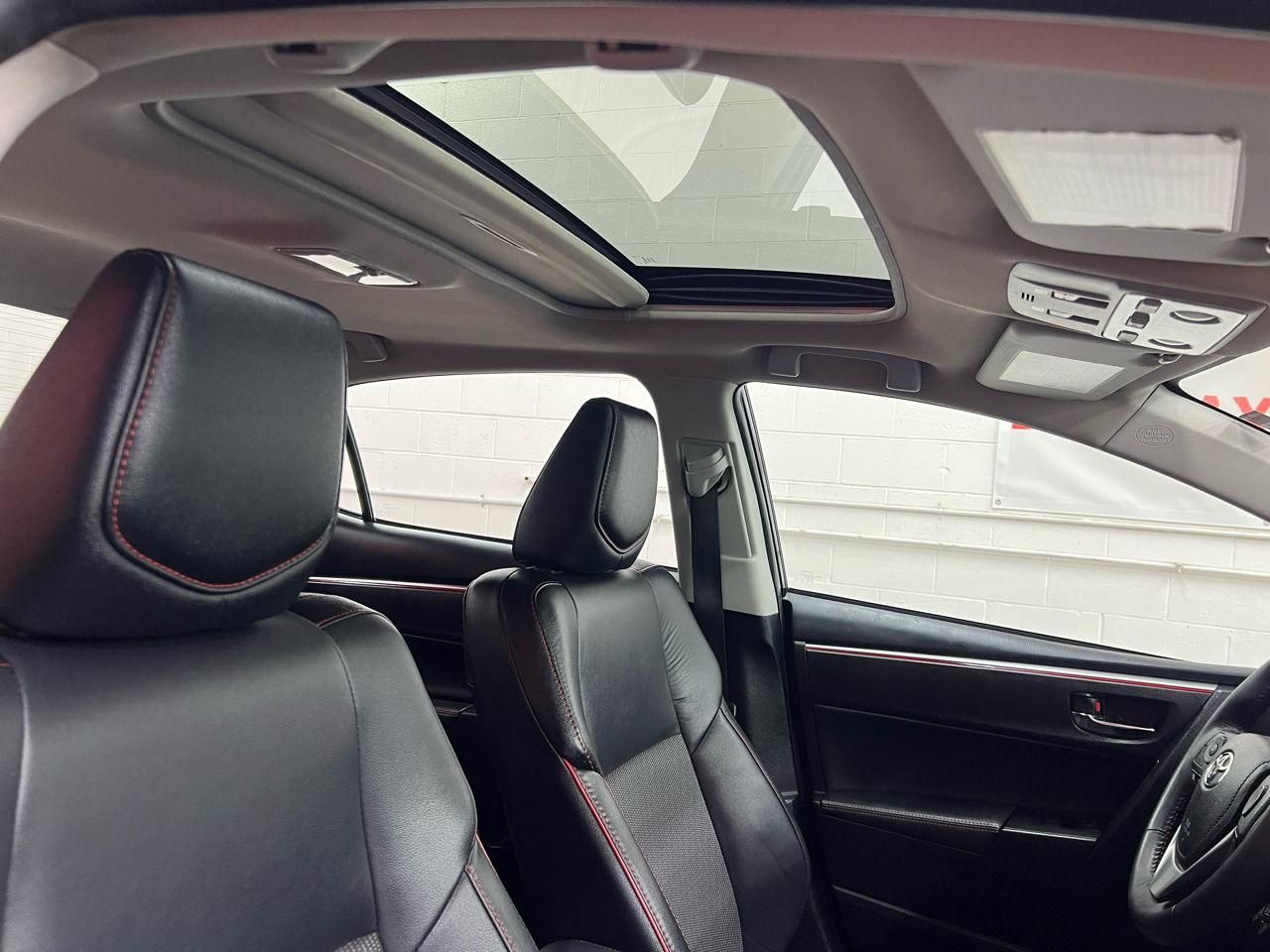 Toyota Corolla 4dr Sdn Auto S Special Edition (Natl) 2016