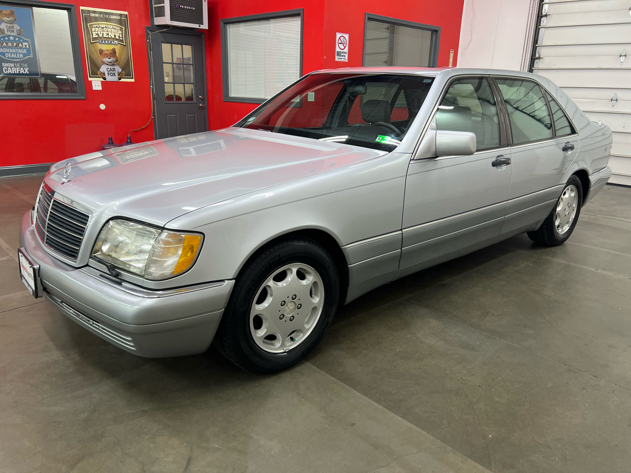 Mercedes-Benz S-Class S500 sedan 1995