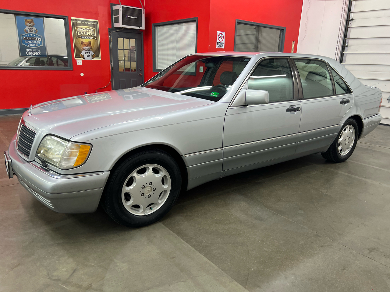 Mercedes-Benz S-Class S500 sedan 1995