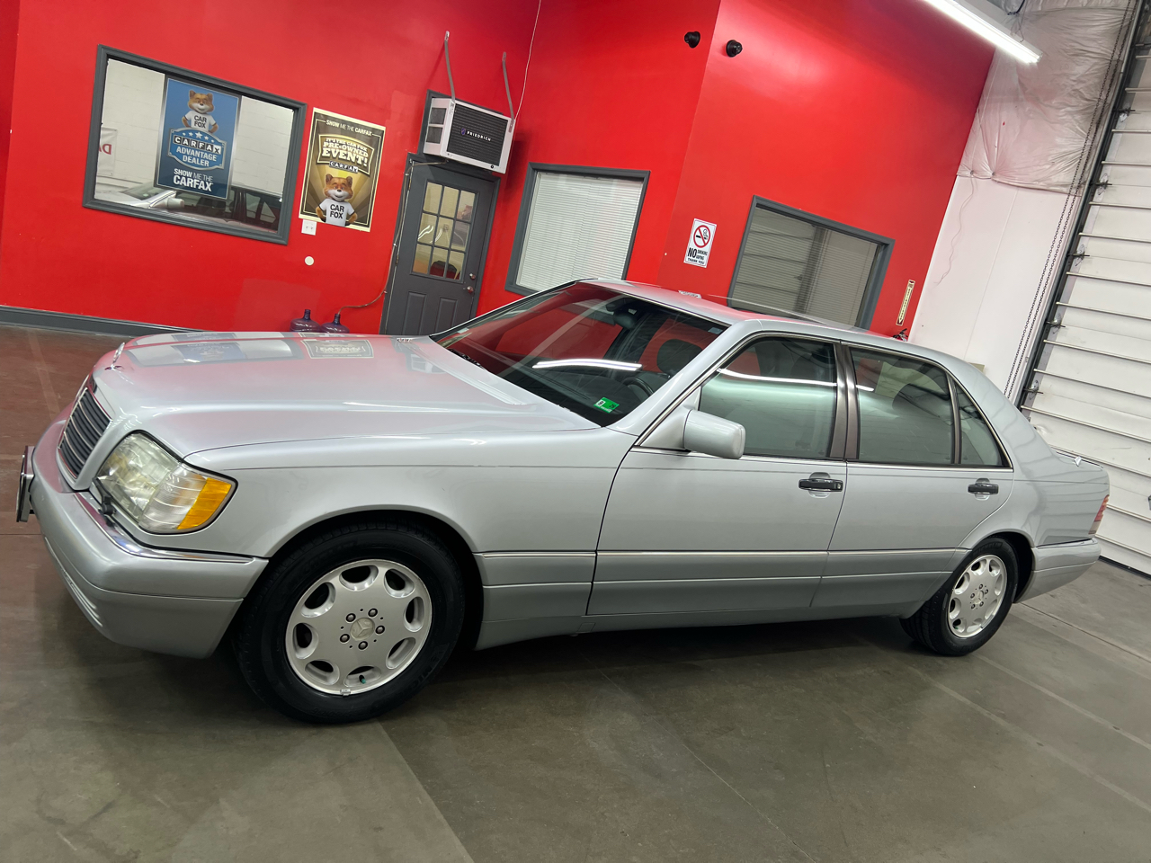 Mercedes-Benz S-Class S500 sedan 1995