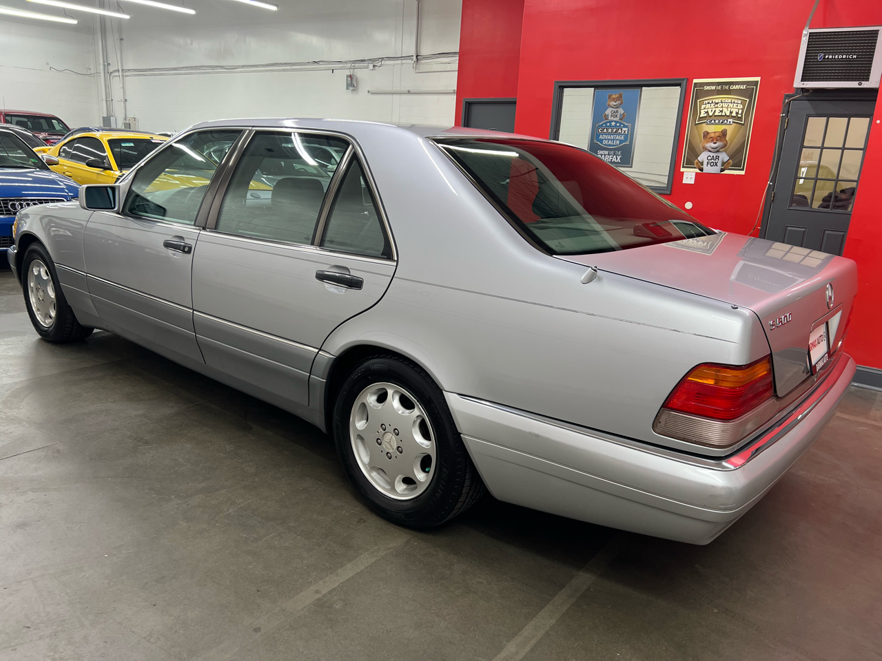 Mercedes-Benz S-Class S500 sedan 1995