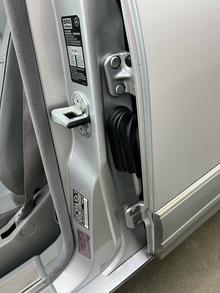 Mercedes-Benz S-Class S500 sedan 1995