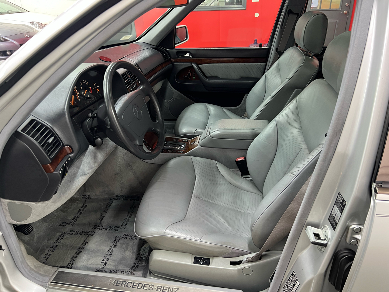 Mercedes-Benz S-Class S500 sedan 1995