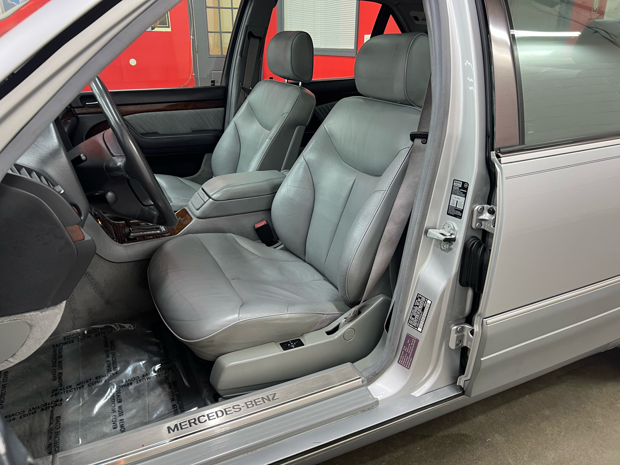 Mercedes-Benz S-Class S500 sedan 1995