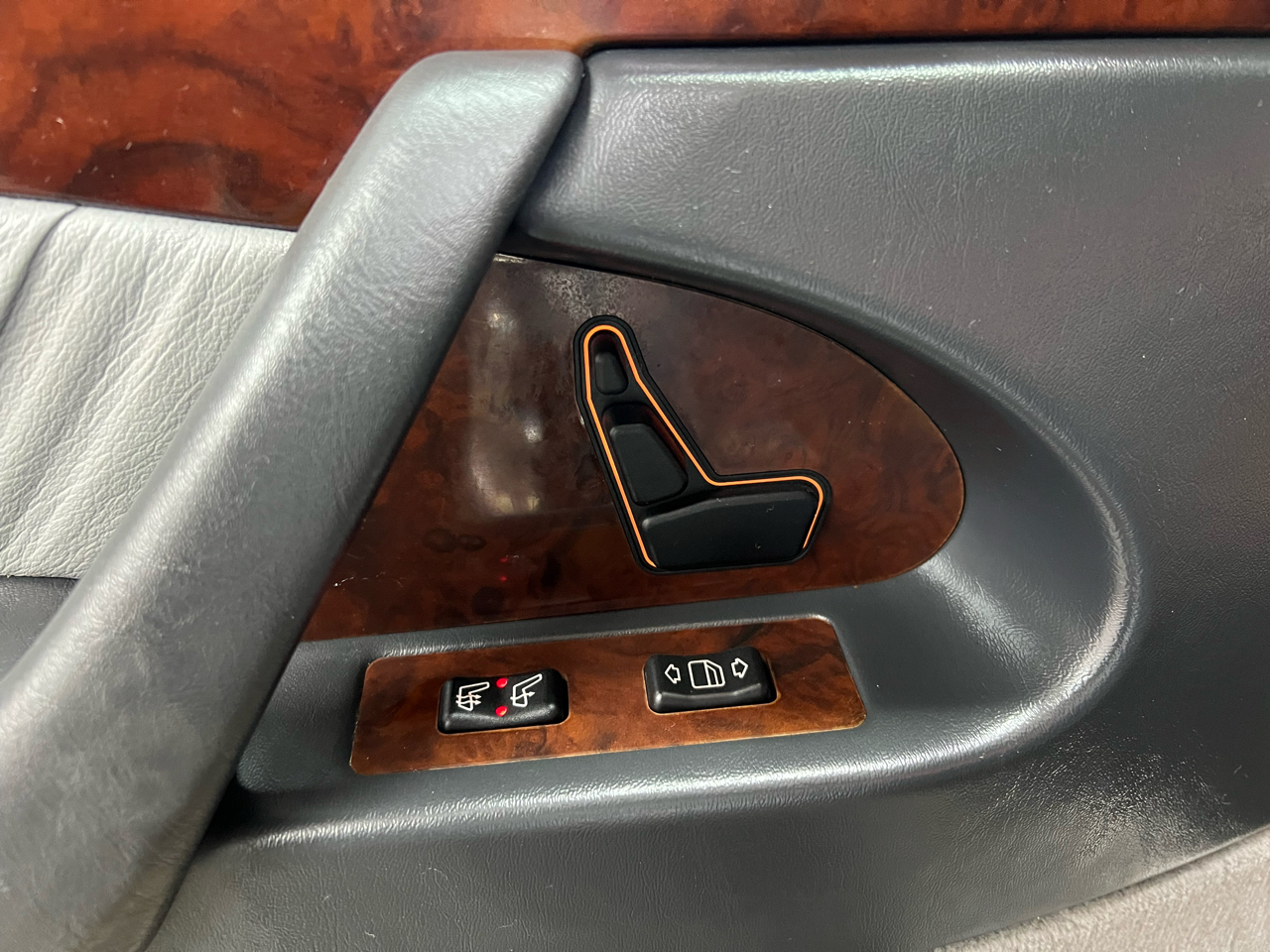 Mercedes-Benz S-Class S500 sedan 1995