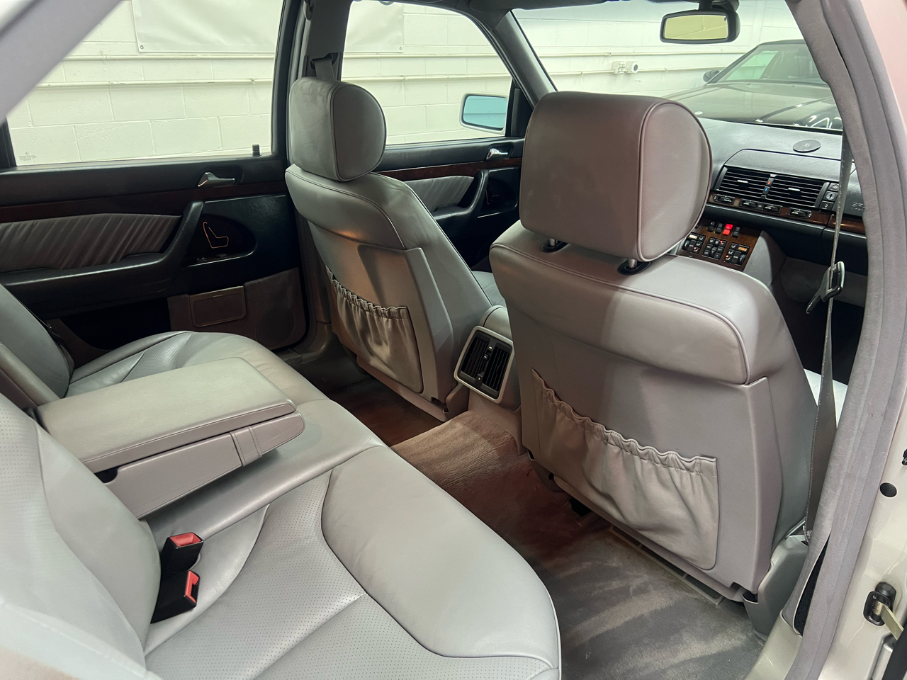 Mercedes-Benz S-Class S500 sedan 1995