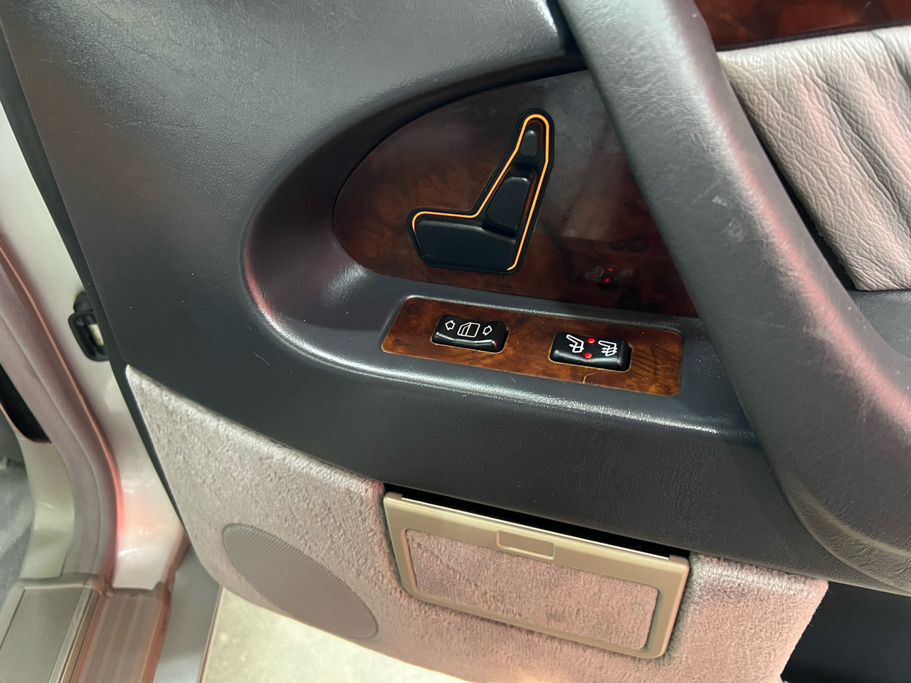 Mercedes-Benz S-Class S500 sedan 1995