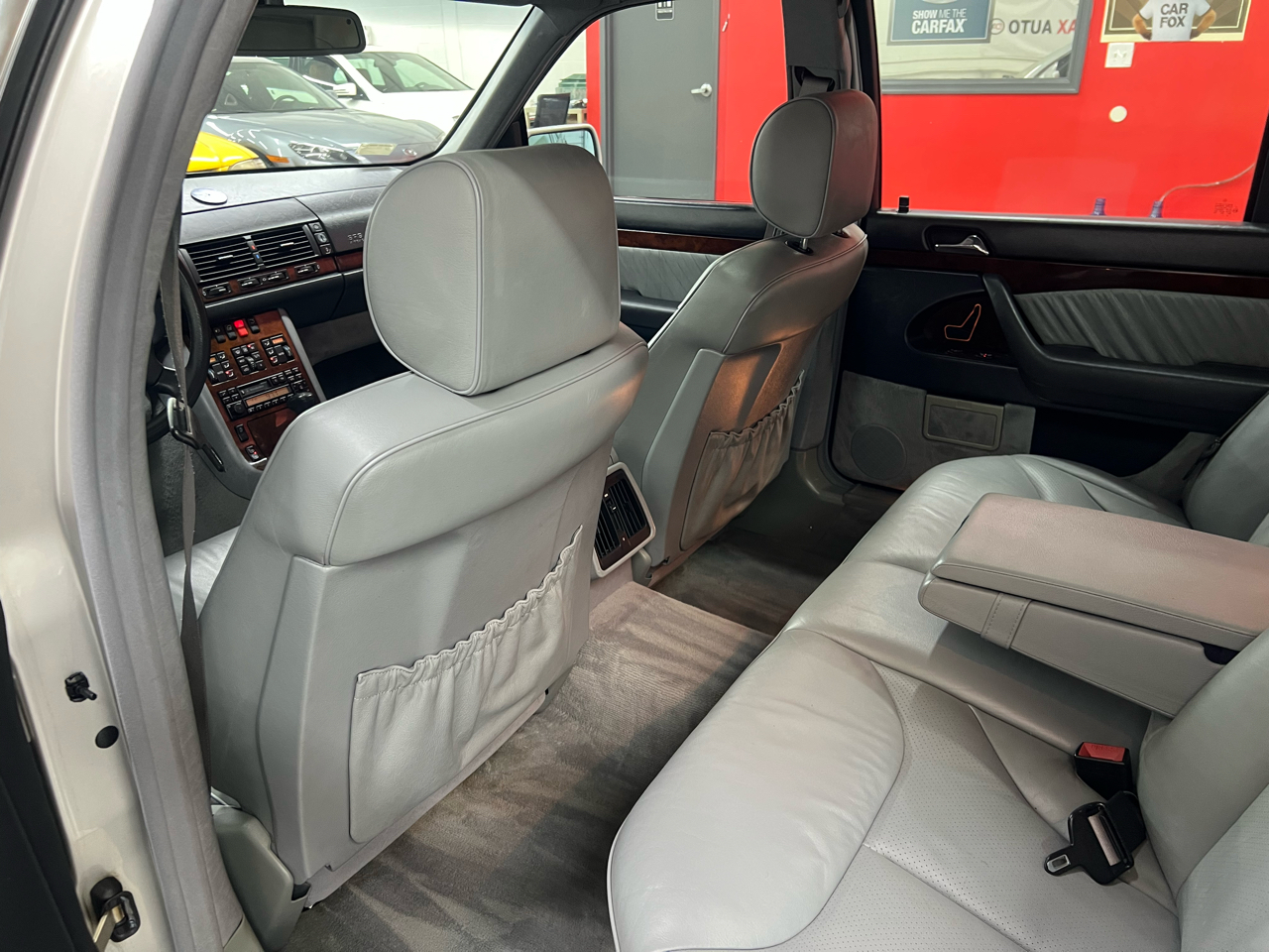 Mercedes-Benz S-Class S500 sedan 1995