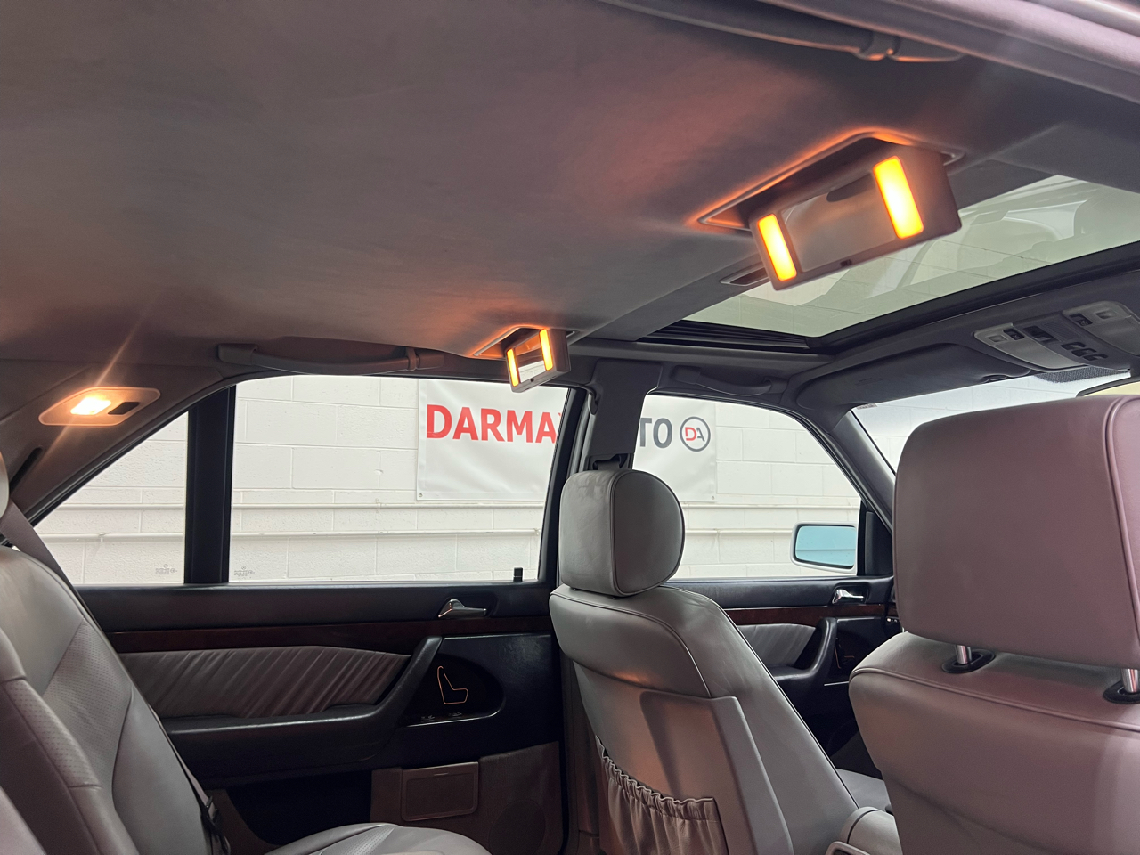 Mercedes-Benz S-Class S500 sedan 1995