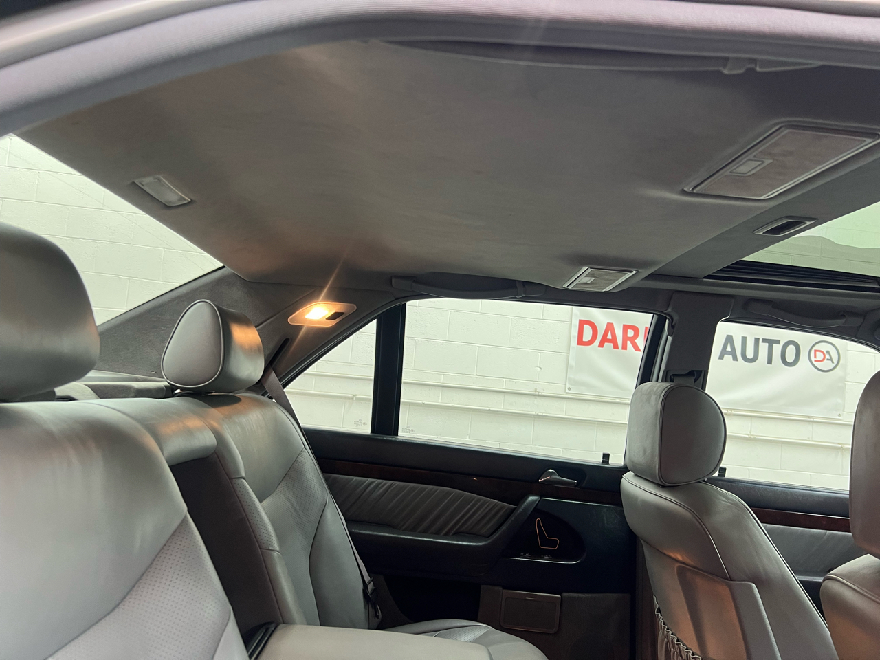 Mercedes-Benz S-Class S500 sedan 1995