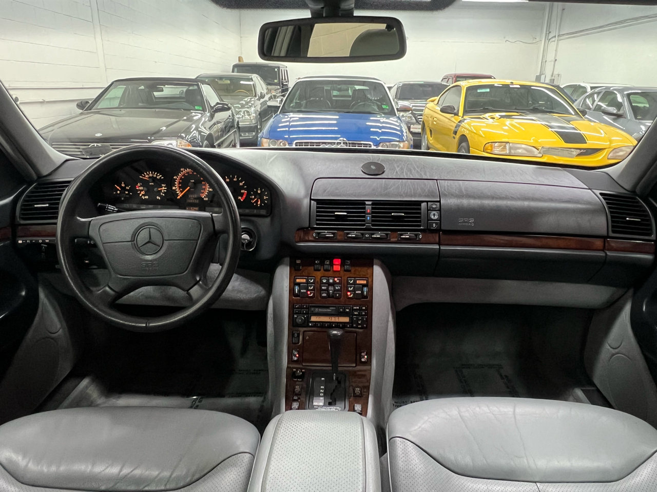 Mercedes-Benz S-Class S500 sedan 1995