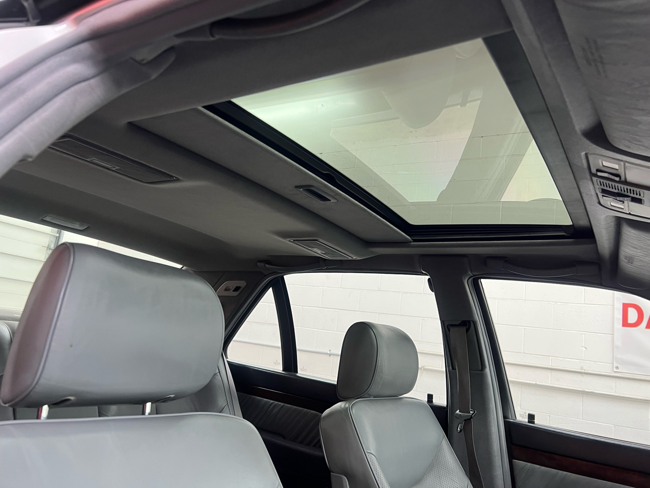 Mercedes-Benz S-Class S500 sedan 1995