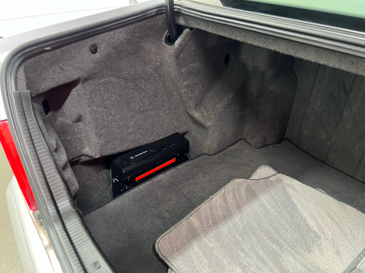 Mercedes-Benz S-Class S500 sedan 1995