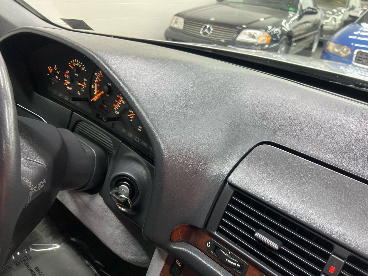 Mercedes-Benz S-Class S500 sedan 1995