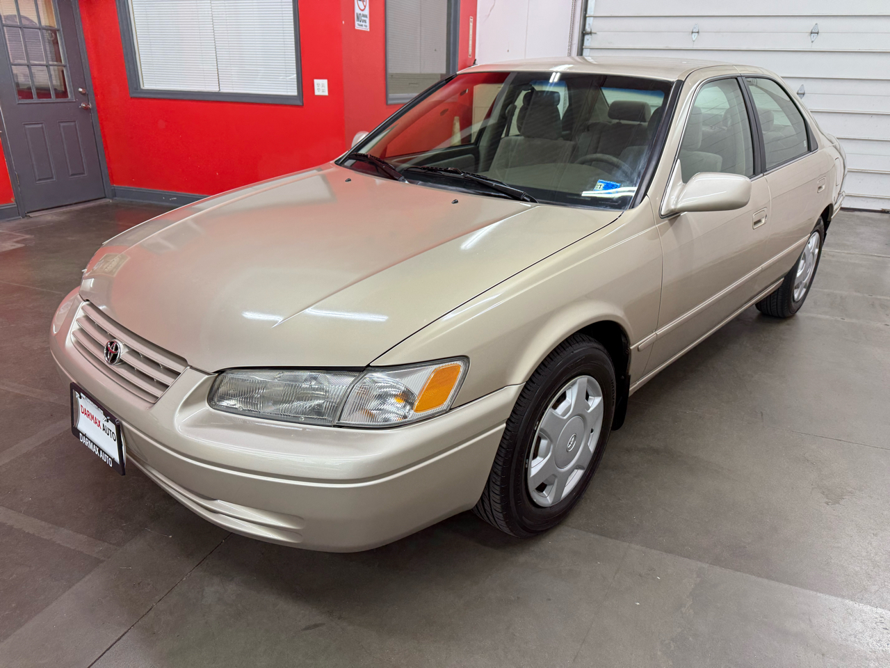 Toyota Camry LE V6 1998
