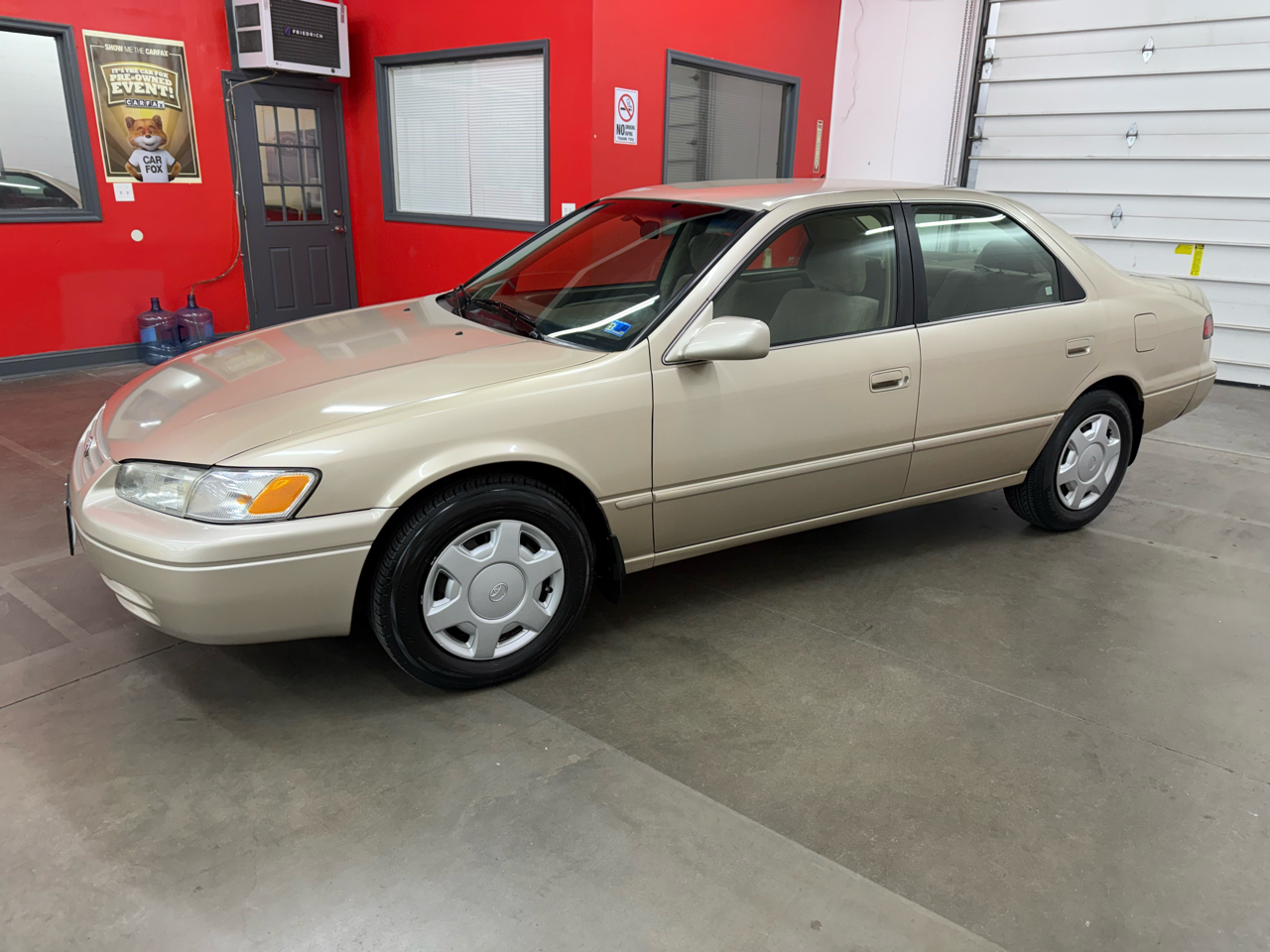 Toyota Camry LE V6 1998