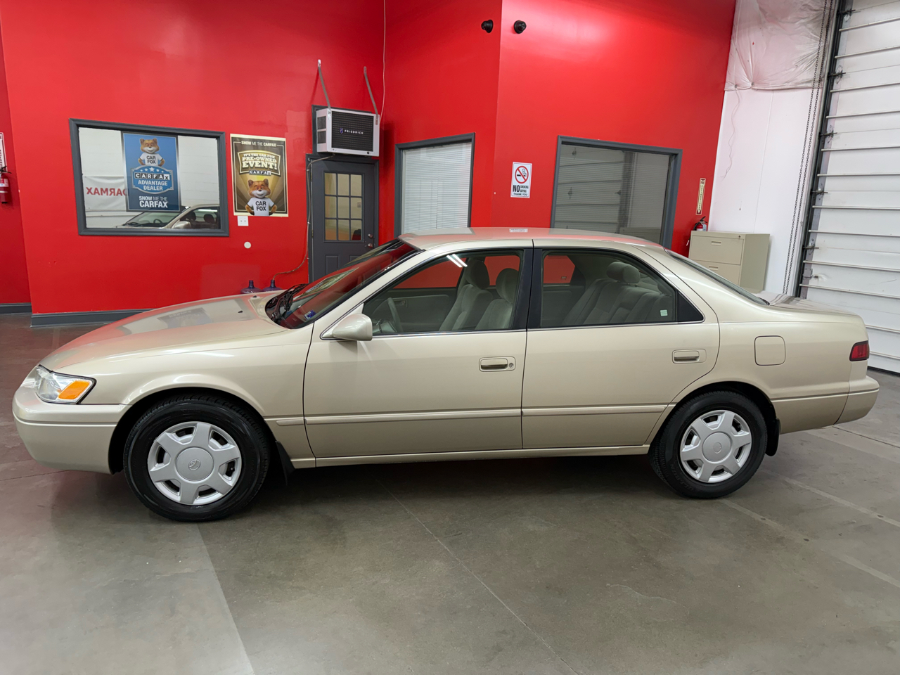 Toyota Camry LE V6 1998