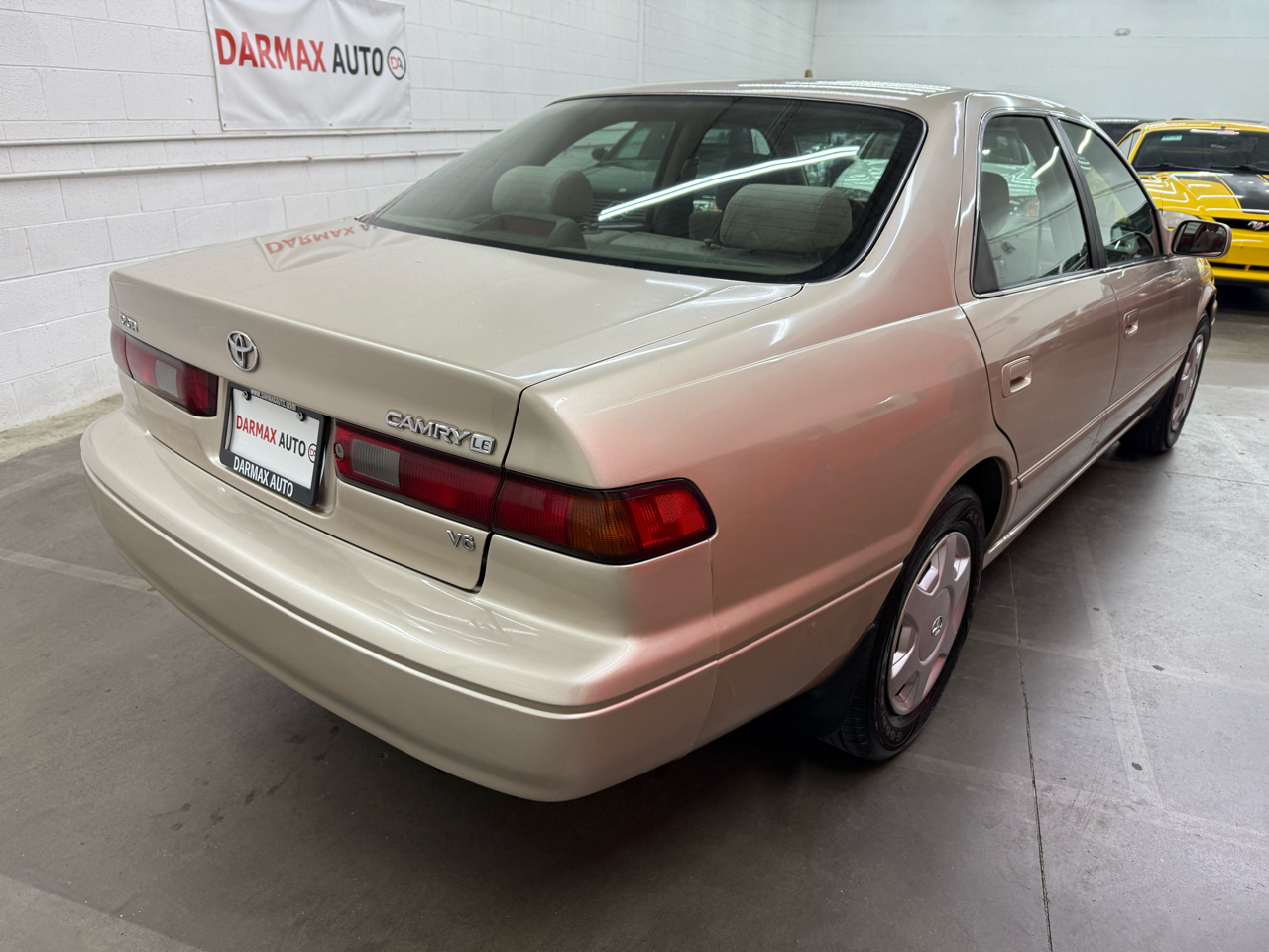 Toyota Camry LE V6 1998