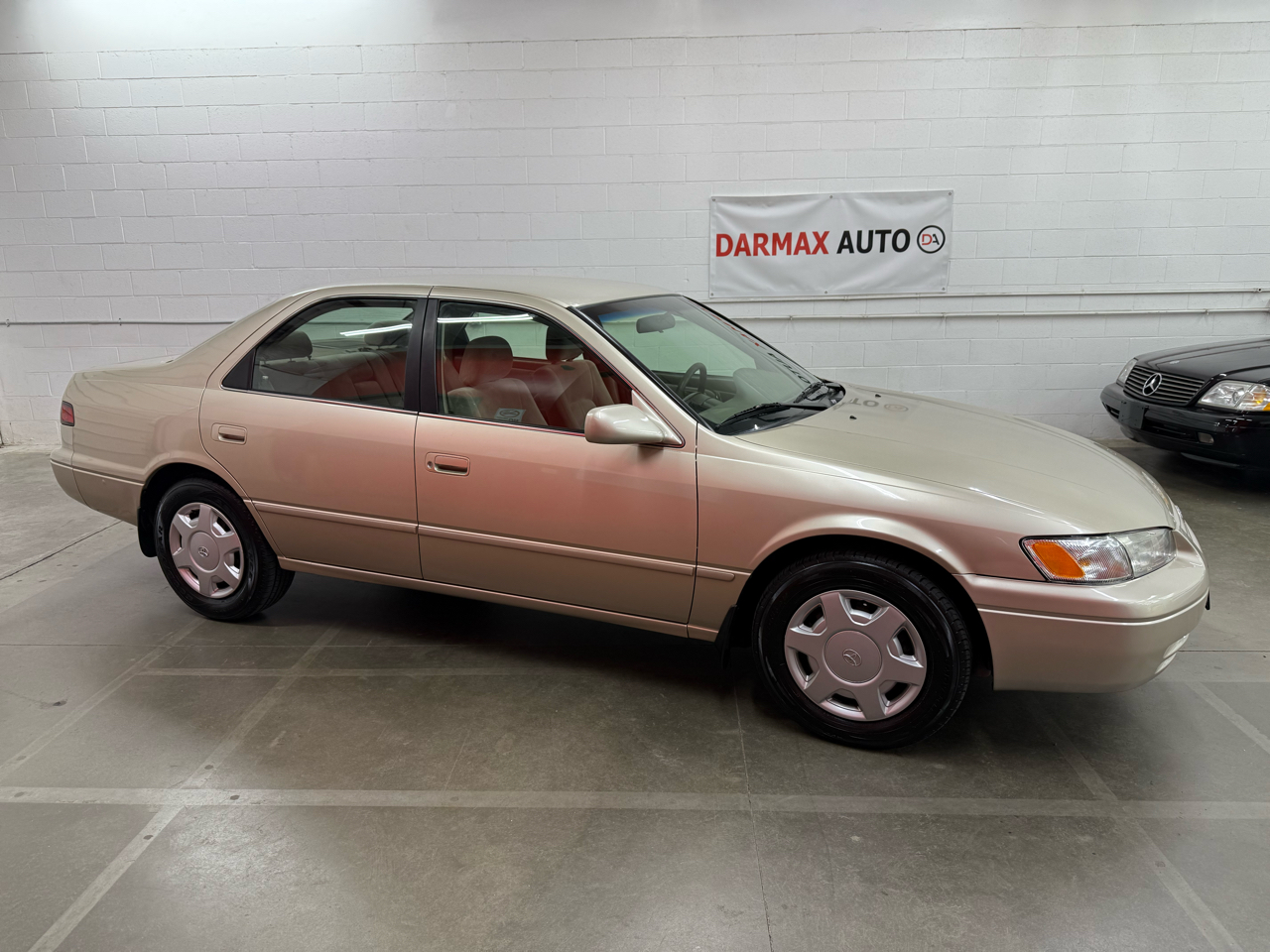 Toyota Camry LE V6 1998