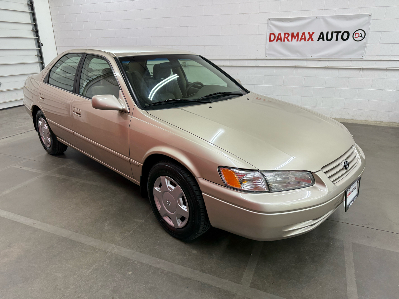 Toyota Camry LE V6 1998