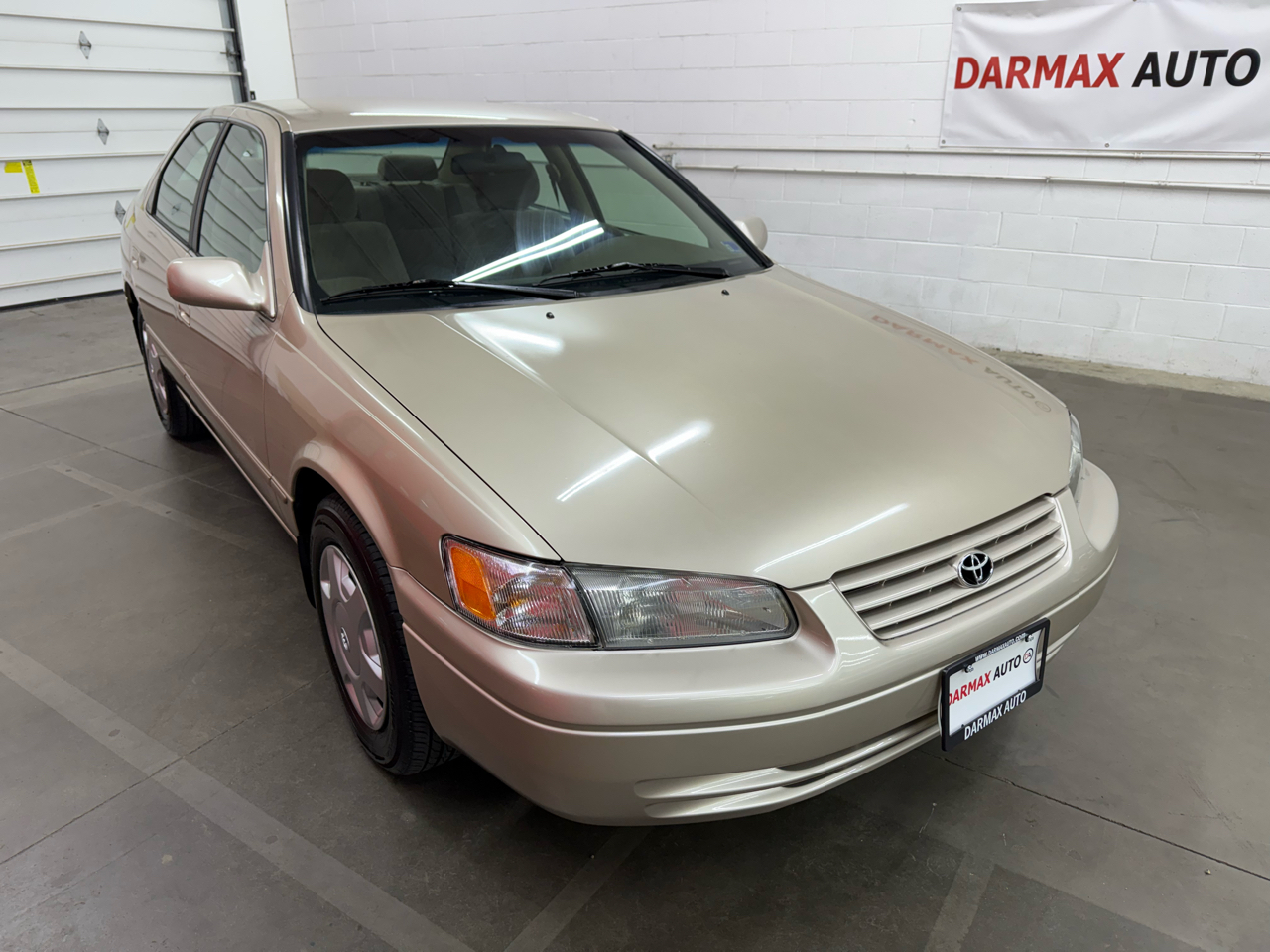 Toyota Camry LE V6 1998