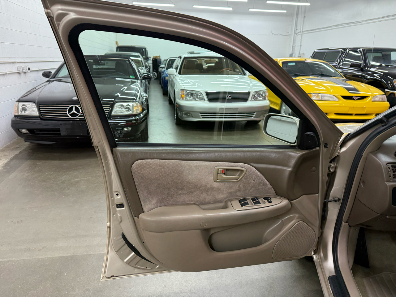 Toyota Camry LE V6 1998