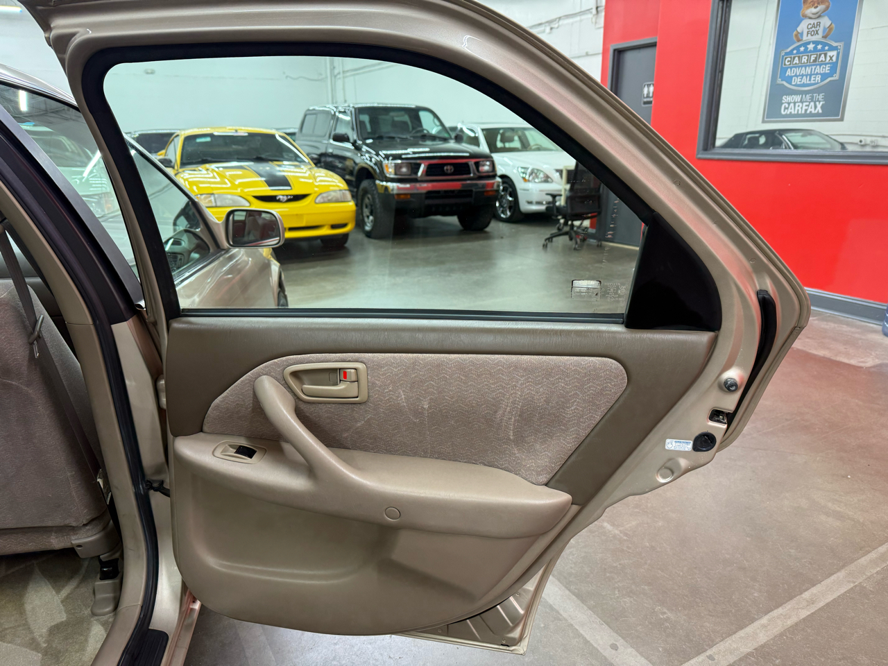 Toyota Camry LE V6 1998