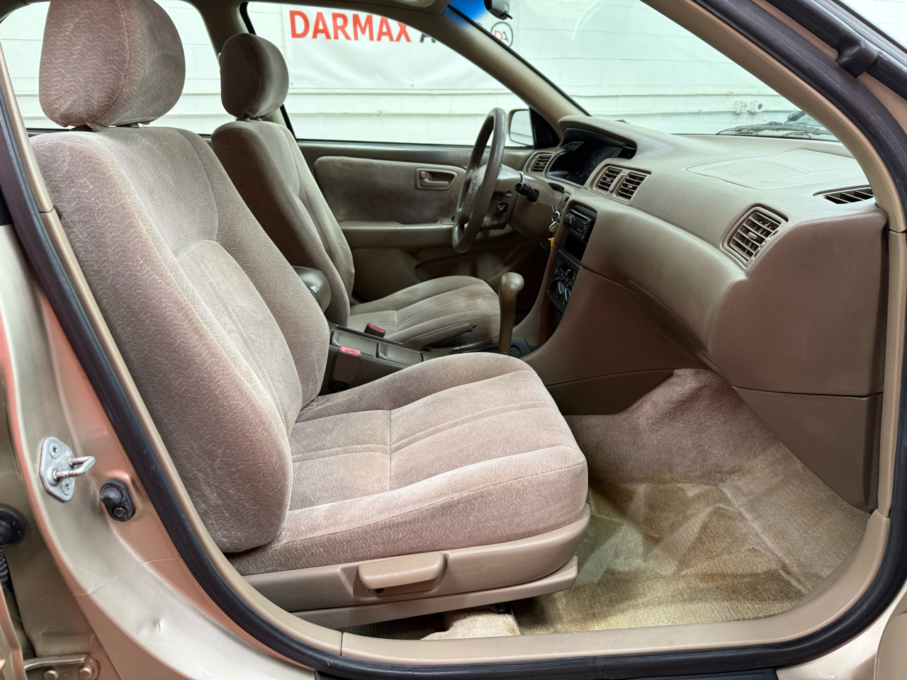Toyota Camry LE V6 1998