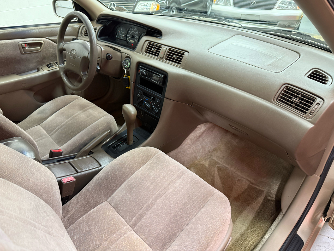 Toyota Camry LE V6 1998