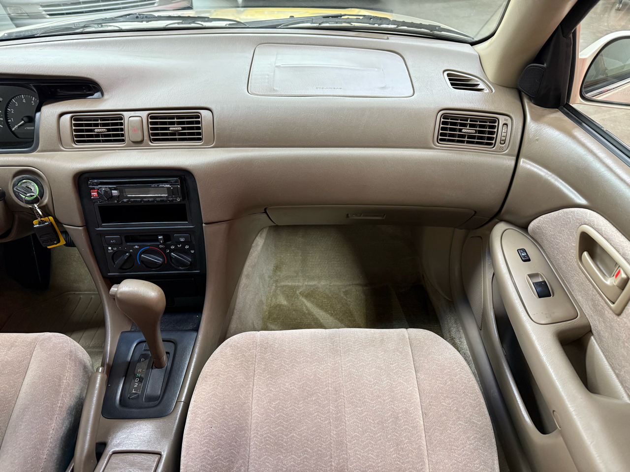 Toyota Camry LE V6 1998