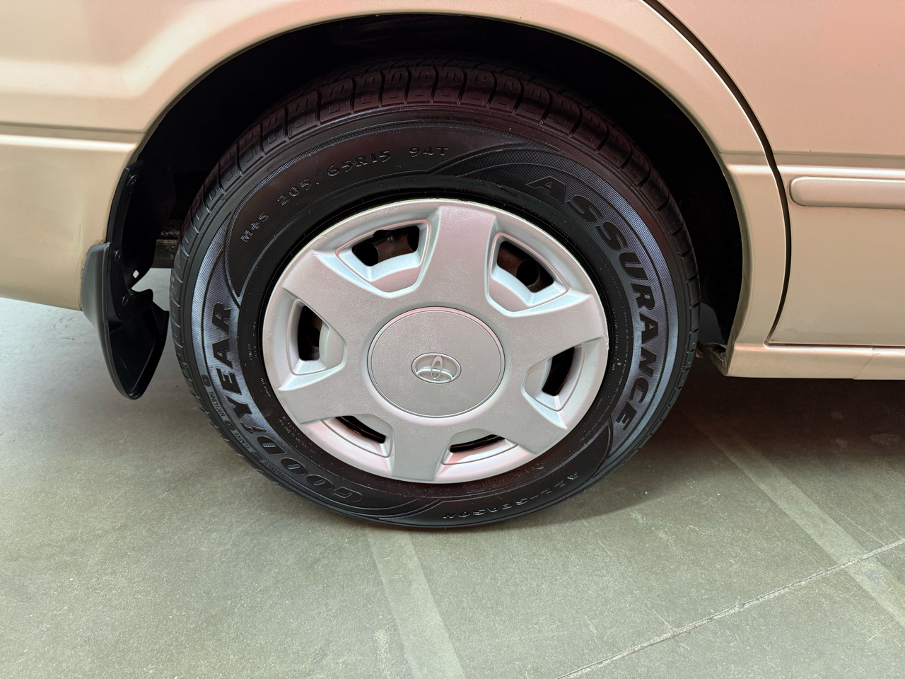 Toyota Camry LE V6 1998