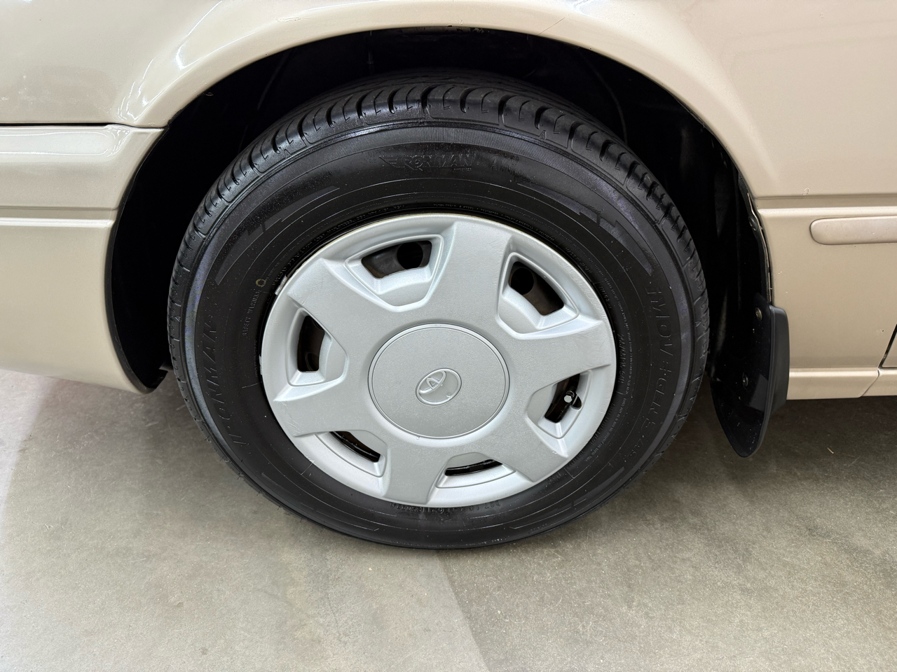 Toyota Camry LE V6 1998