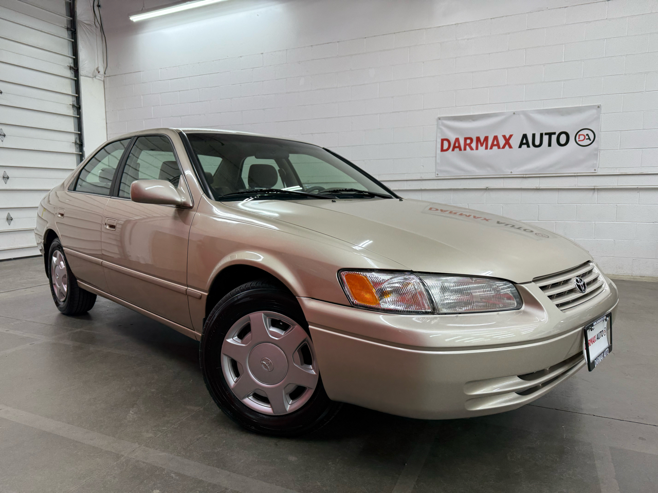 Toyota Camry LE V6 1998