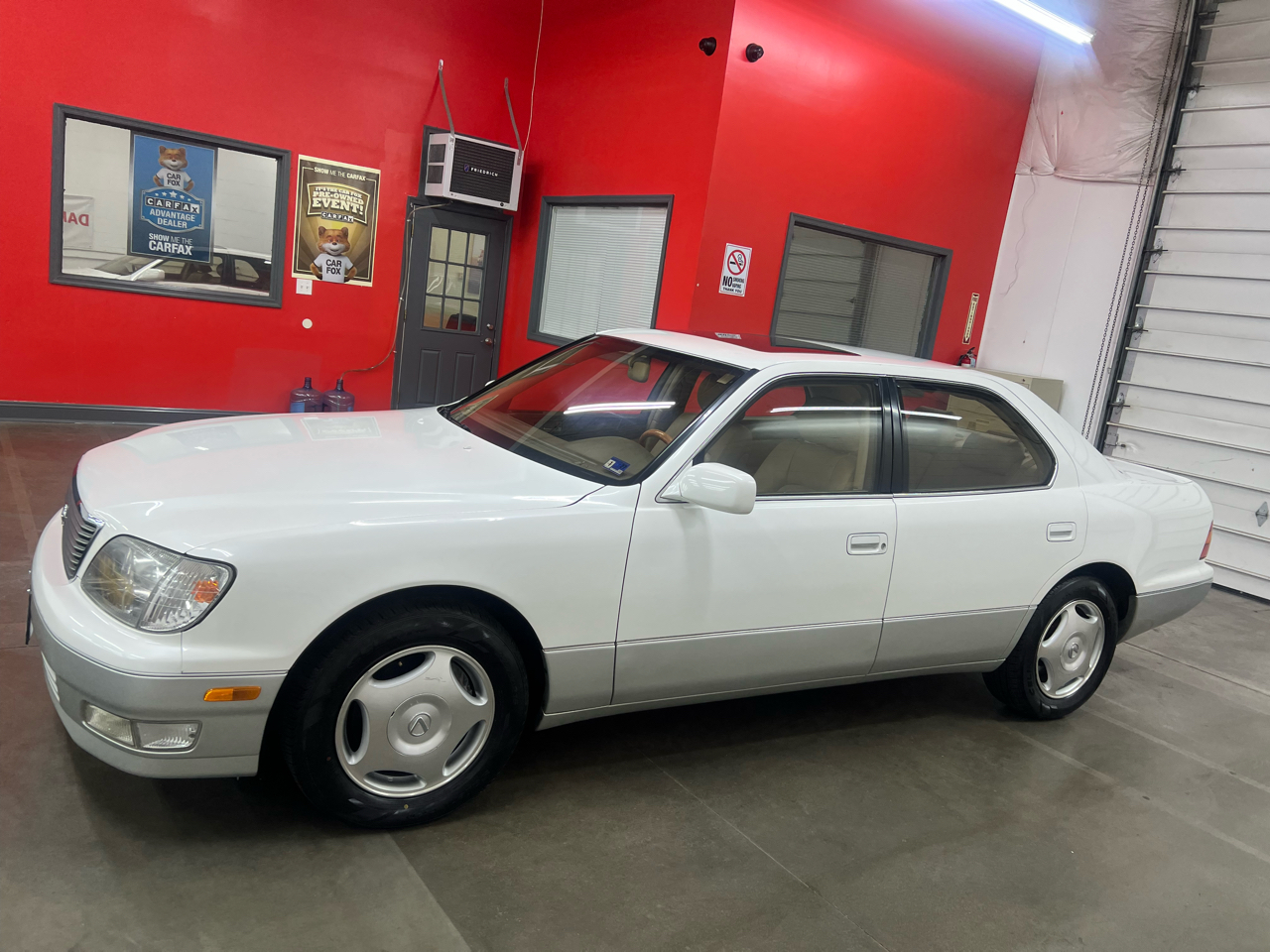 Lexus LS 400 4dr Sdn 2000