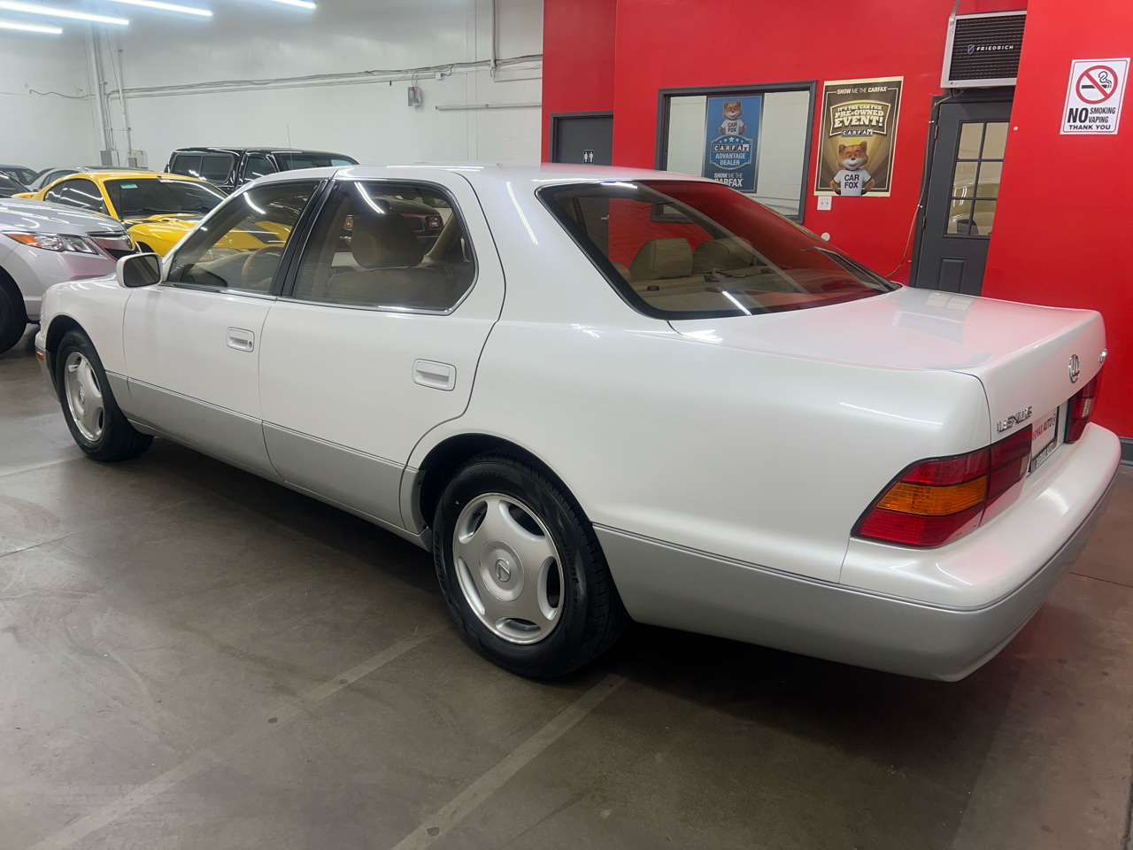 Lexus LS 400 4dr Sdn 2000