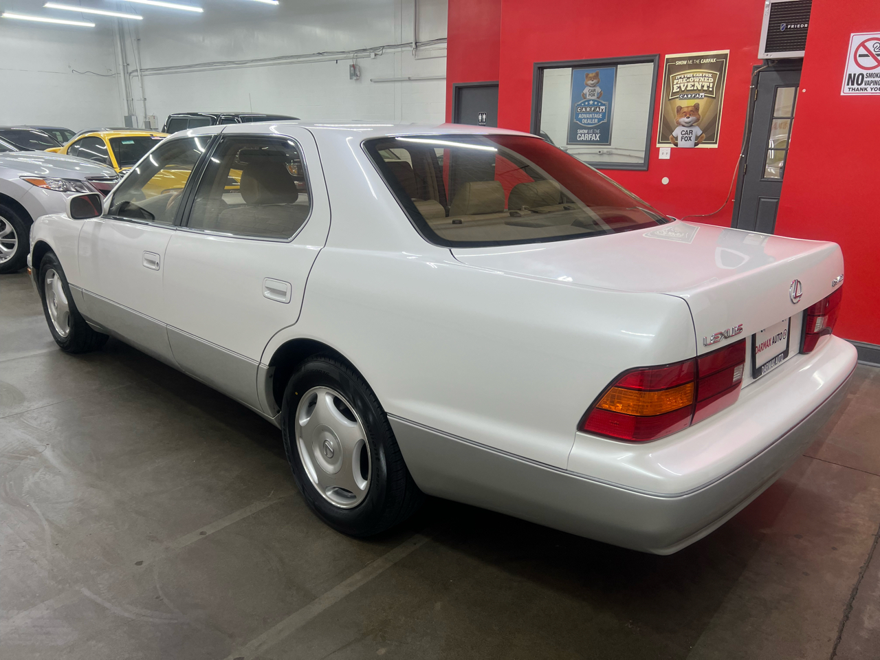 Lexus LS 400 4dr Sdn 2000