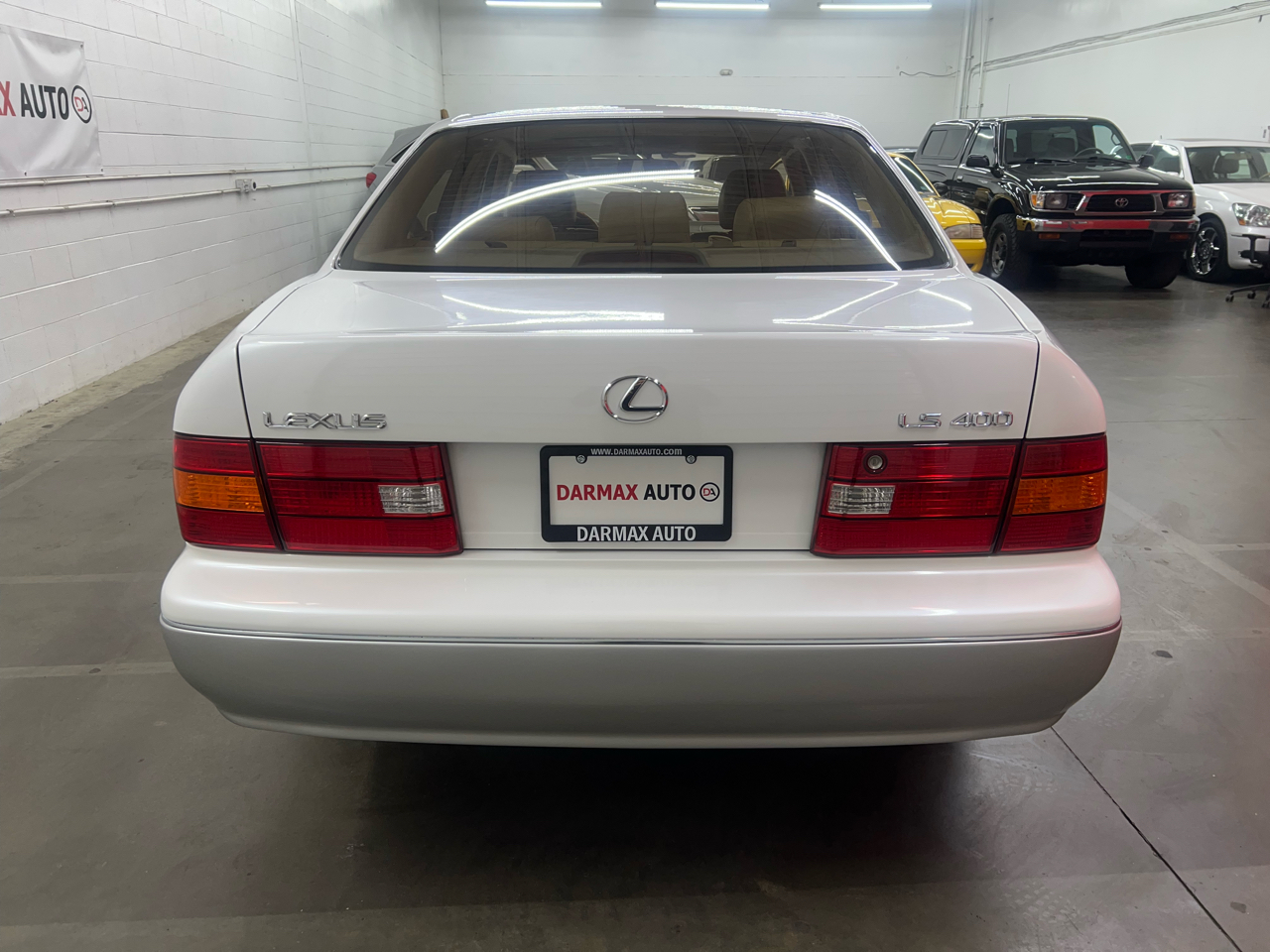 Lexus LS 400 4dr Sdn 2000