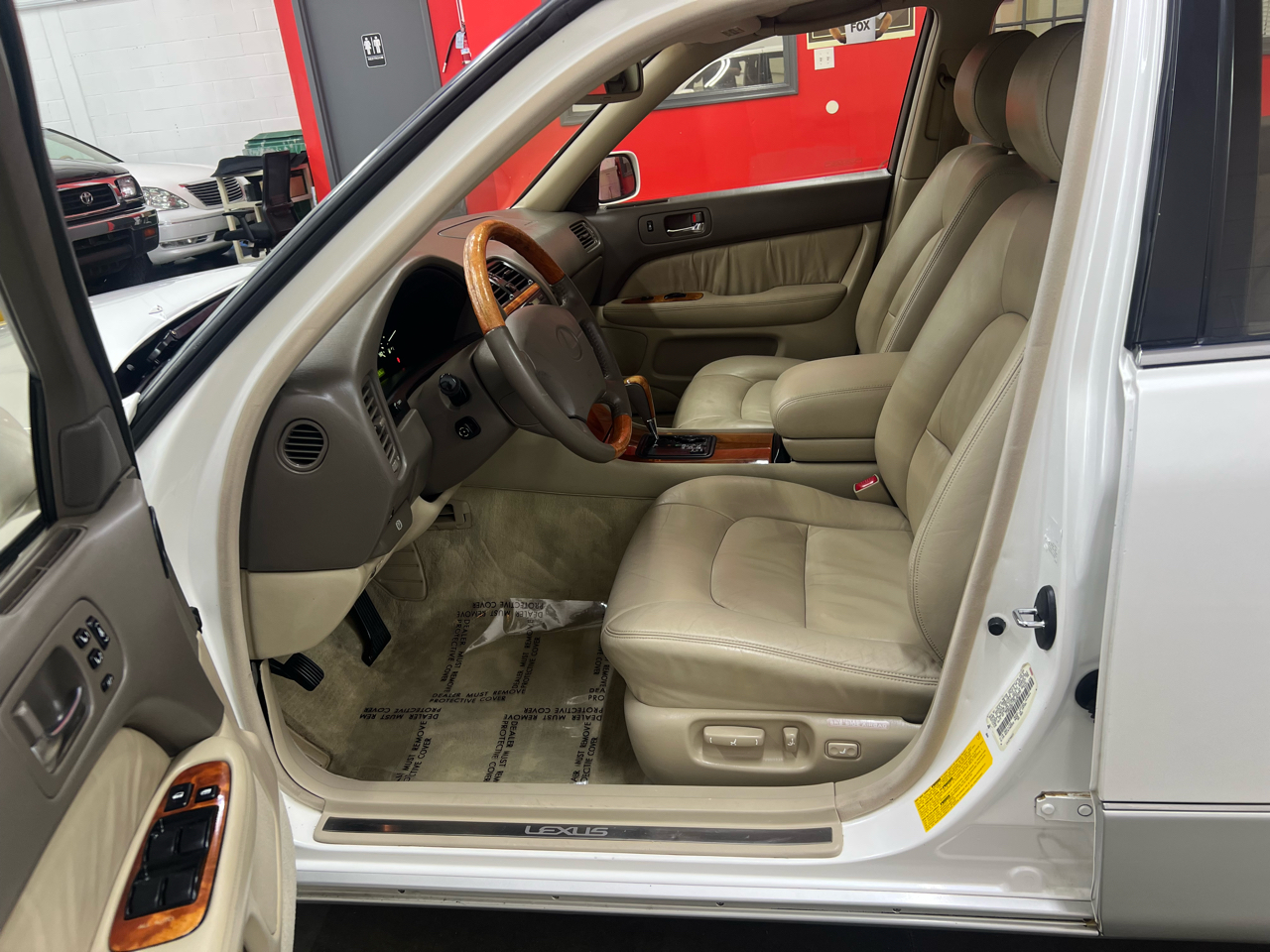 Lexus LS 400 4dr Sdn 2000