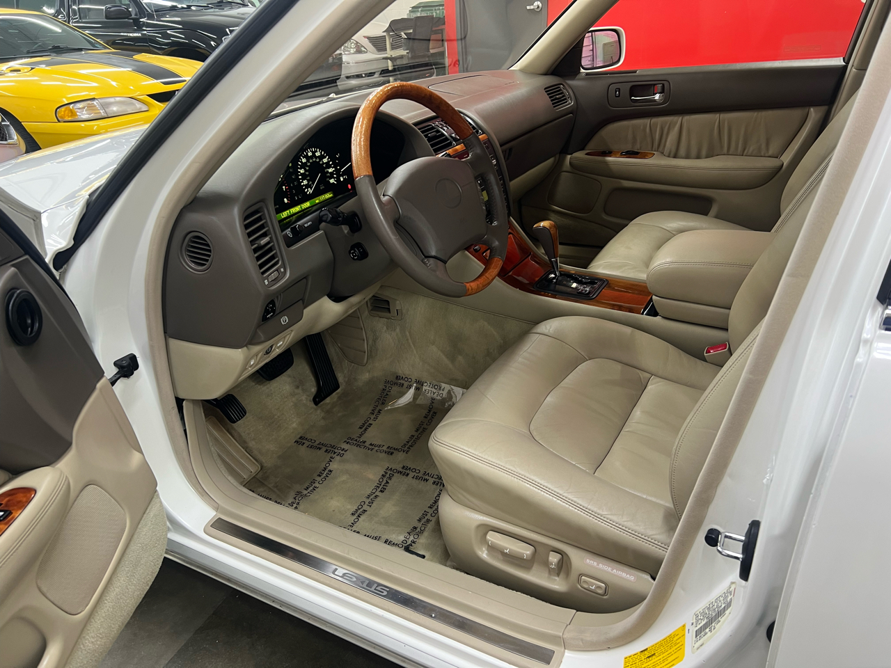 Lexus LS 400 4dr Sdn 2000