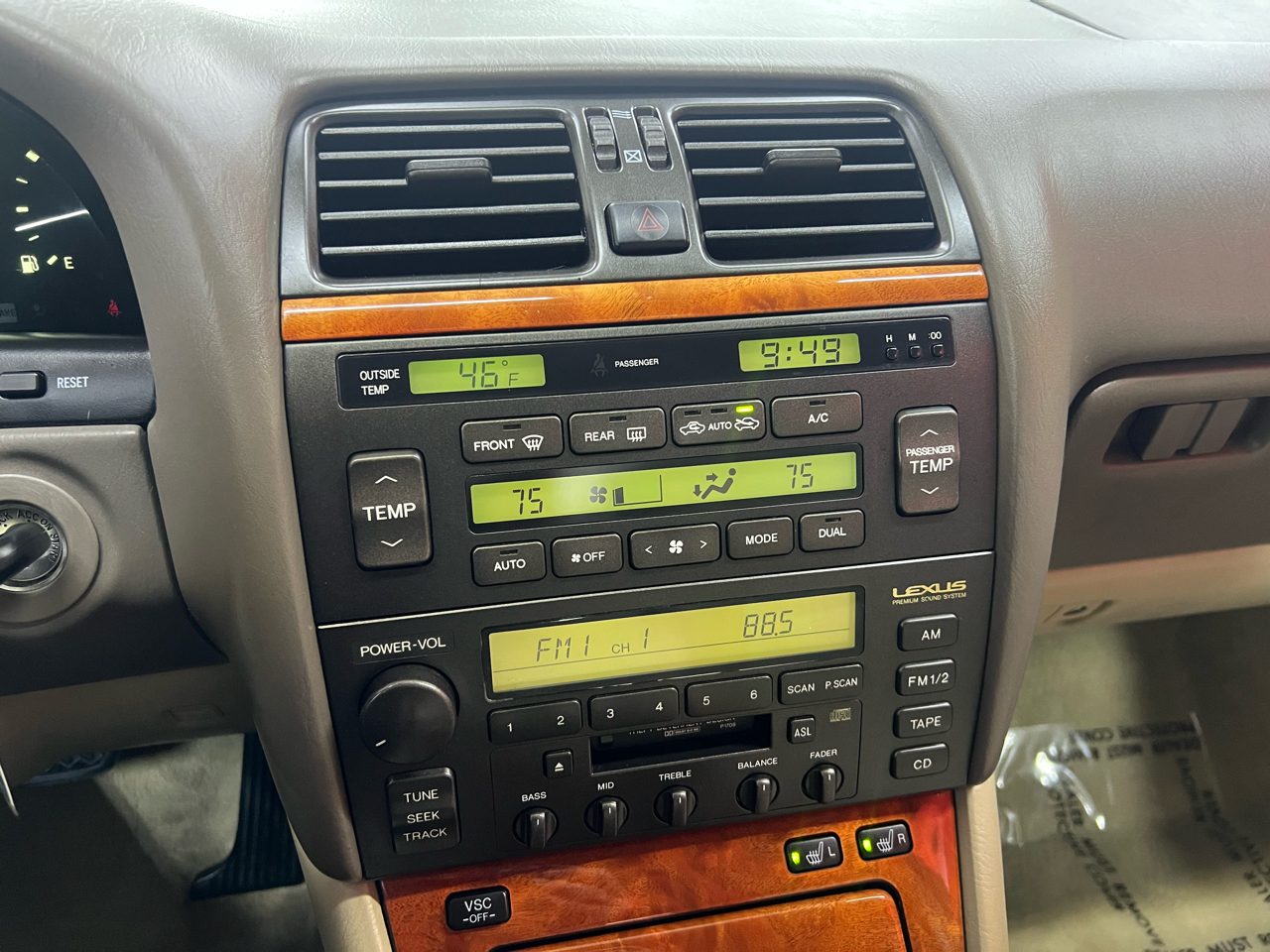 Lexus LS 400 4dr Sdn 2000