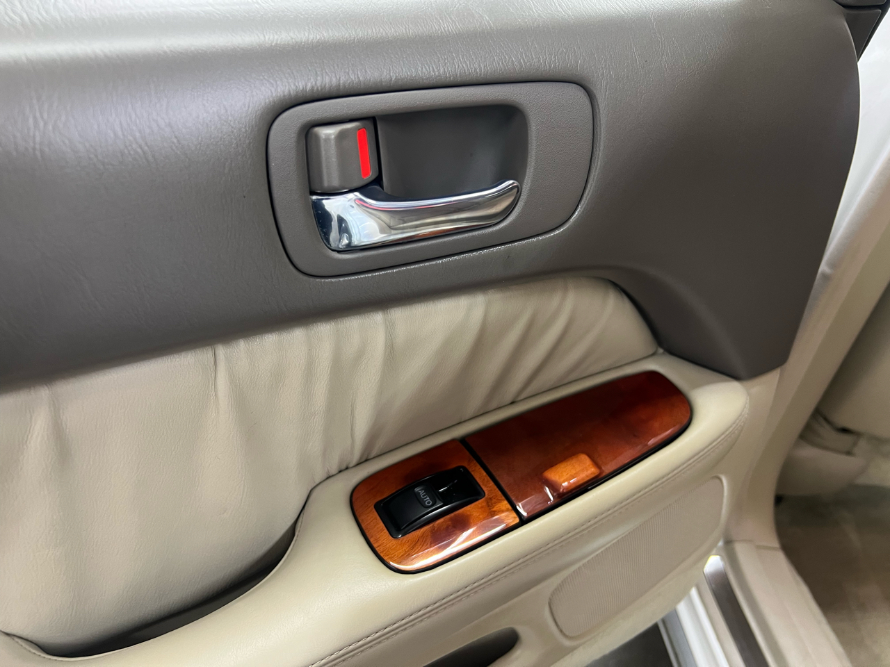 Lexus LS 400 4dr Sdn 2000