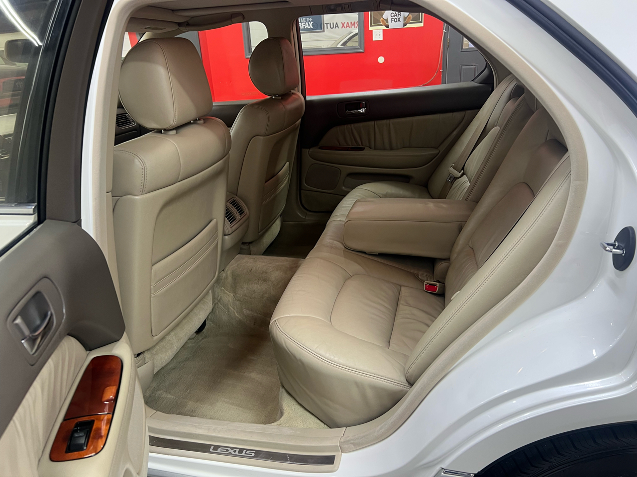 Lexus LS 400 4dr Sdn 2000