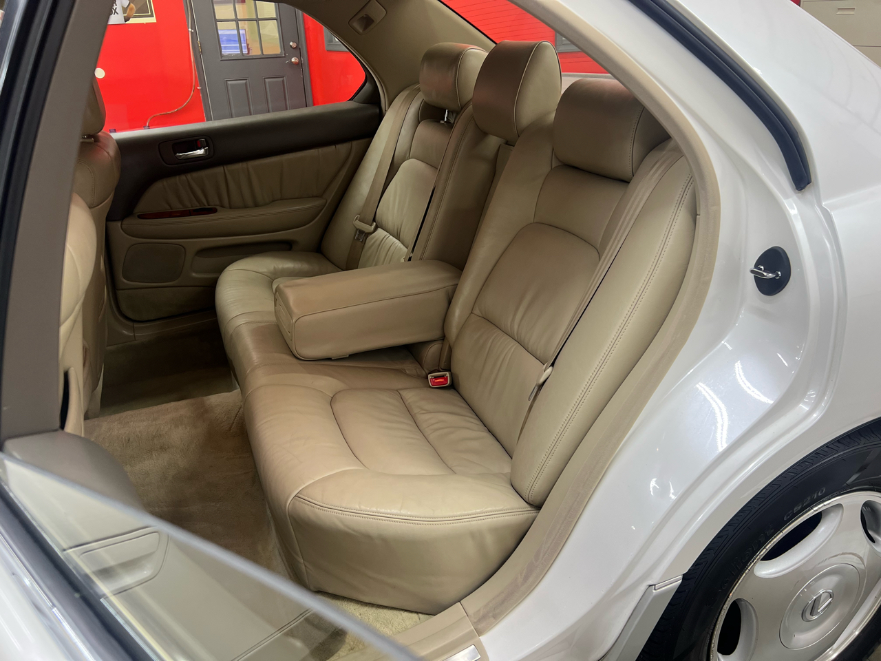 Lexus LS 400 4dr Sdn 2000