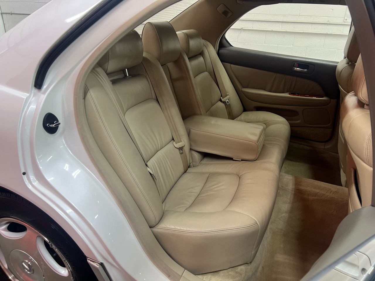 Lexus LS 400 4dr Sdn 2000