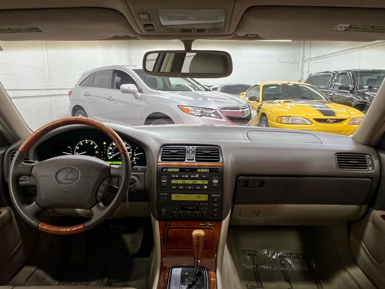 Lexus LS 400 4dr Sdn 2000