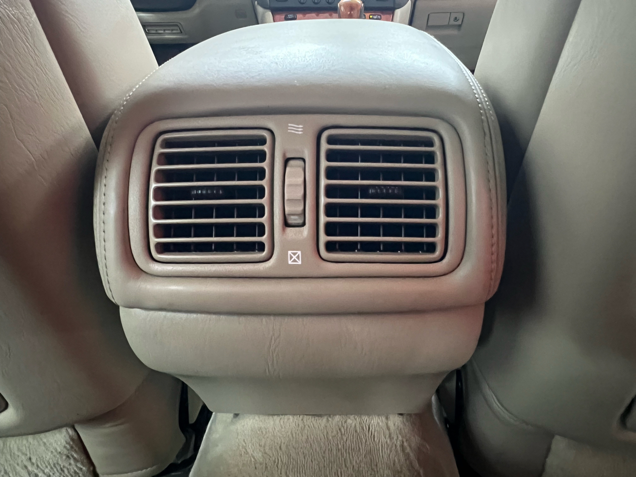 Lexus LS 400 4dr Sdn 2000