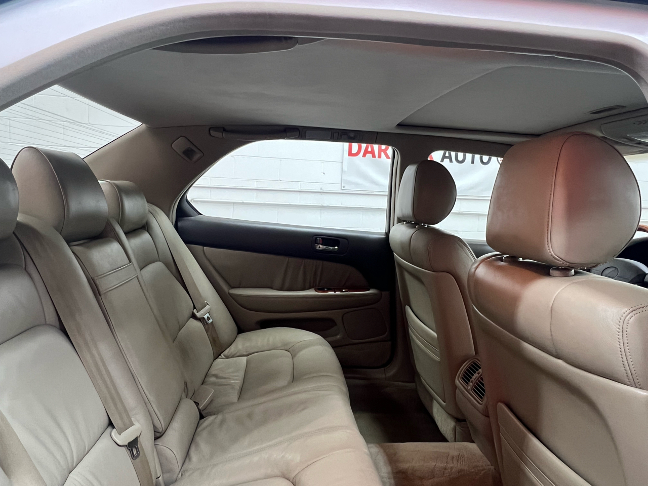 Lexus LS 400 4dr Sdn 2000