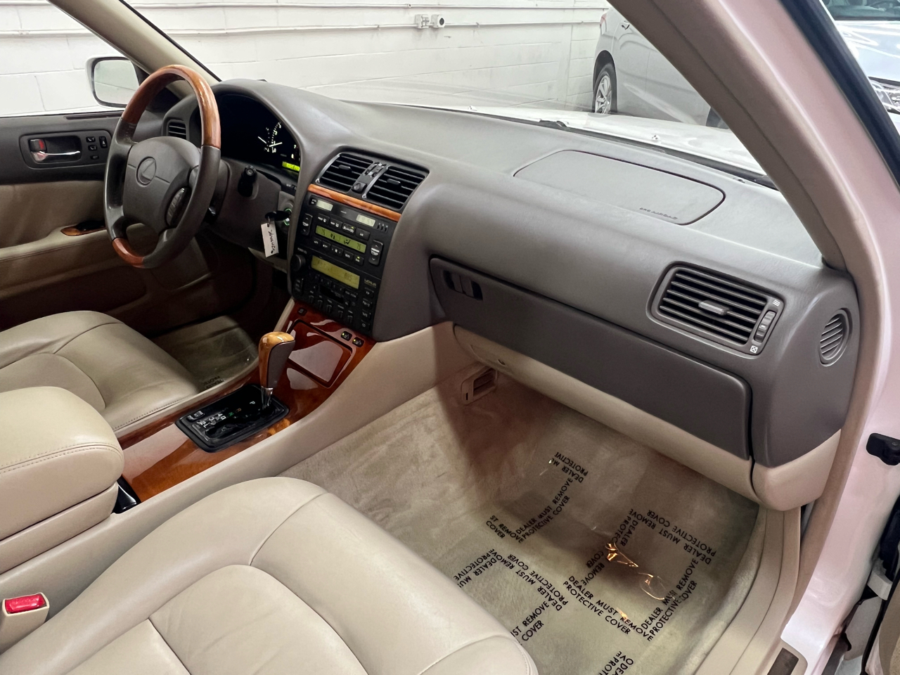 Lexus LS 400 4dr Sdn 2000